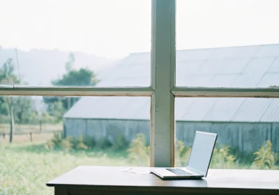 An open laptop on a desk where symptoms of generalized anxiety disorder in adults can make it difficult to concentrate.