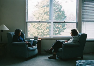 Client meeting with a Spanish-speaking therapist Virginia residents can contact